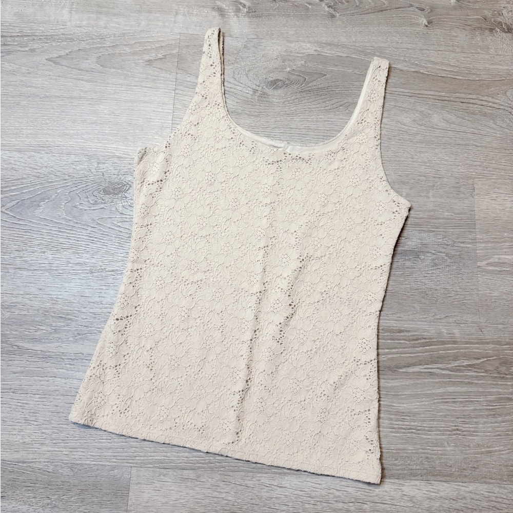 •WHITE HOUSE BLACK MARKET• FLORAL LACE TANK